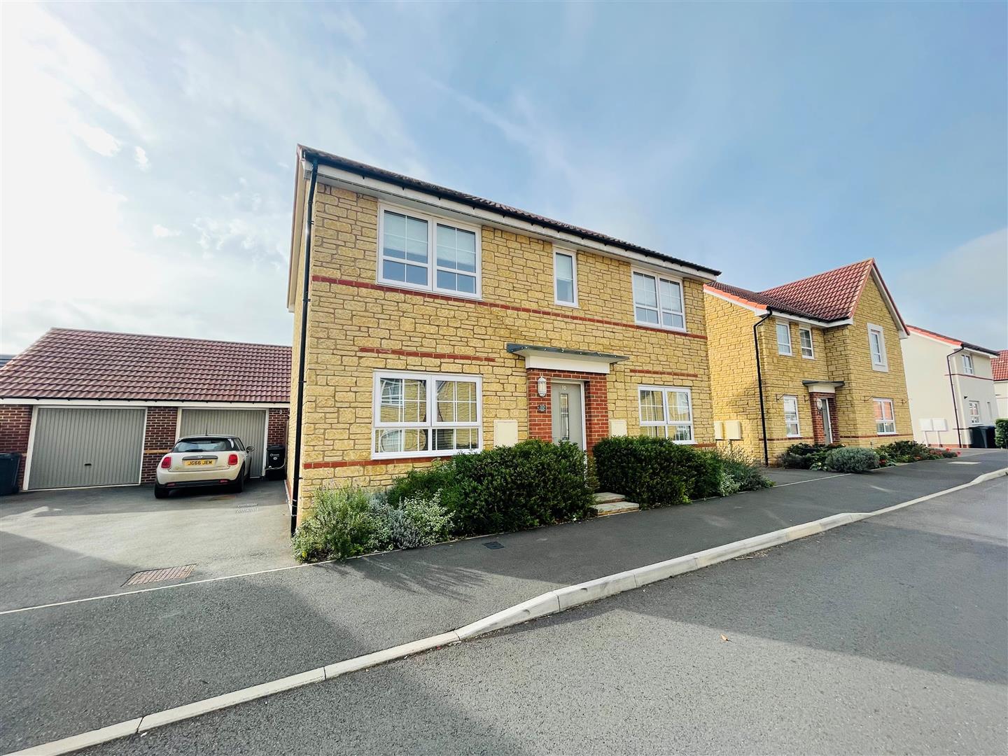 Gladstone Road, Melksham Lock and Key